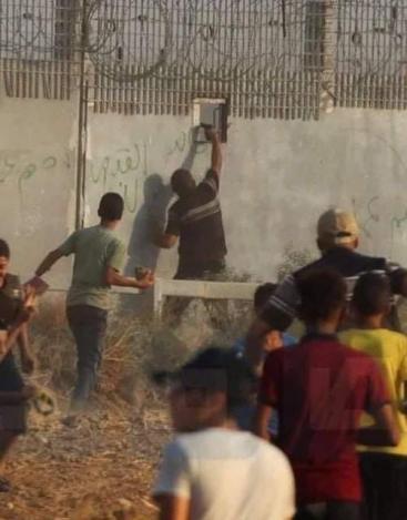 شاب يطلق النار على جندي إسرائيلي من مسافة صفر شرق غزة